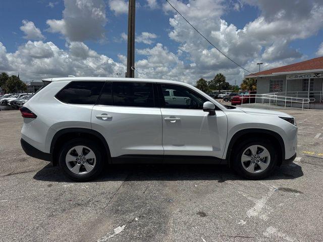 2025 Toyota Grand Highlander LE