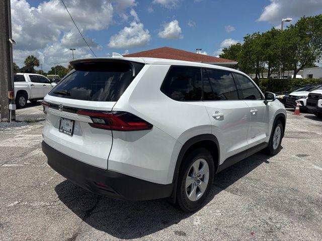 2025 Toyota Grand Highlander LE