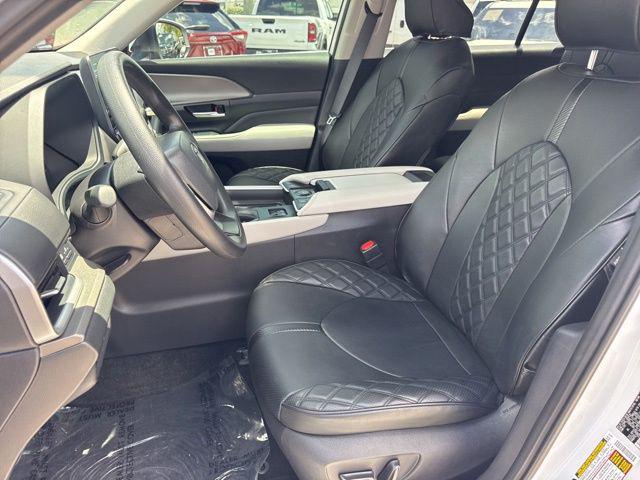 2025 Toyota Grand Highlander LE