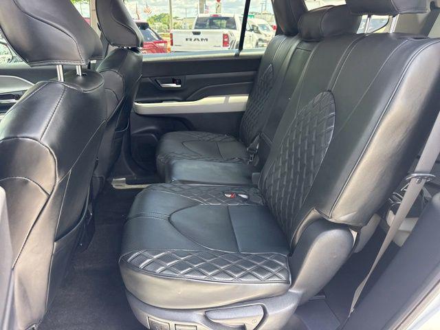 2025 Toyota Grand Highlander LE