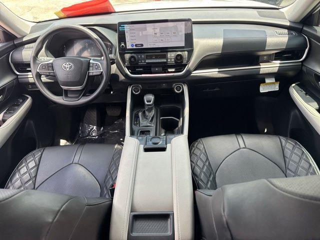 2025 Toyota Grand Highlander LE
