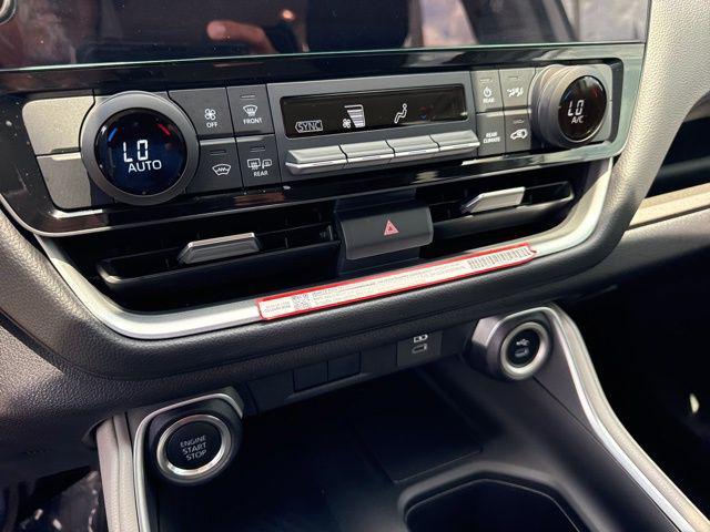 2025 Toyota Grand Highlander LE