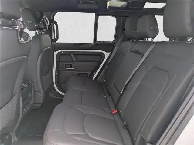 2026 Land Rover Defender P400 X-Dynamic SE