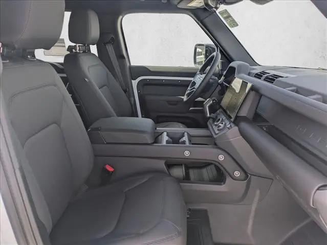 2026 Land Rover Defender P400 X-Dynamic SE