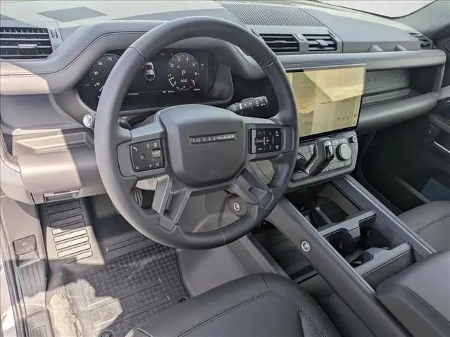 2026 Land Rover Defender P400 X-Dynamic SE
