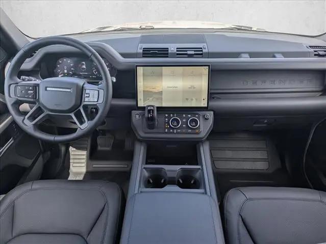 2026 Land Rover Defender P400 X-Dynamic SE