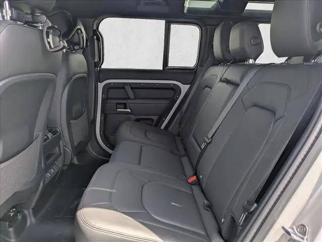2026 Land Rover Defender P400 X-Dynamic SE
