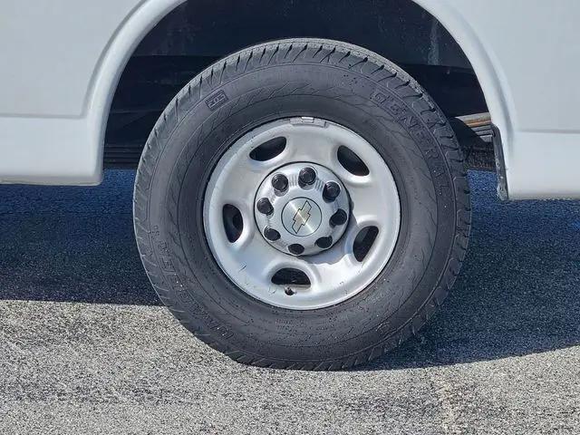 2021 Chevrolet Express Passenger RWD 3500 Extended Wheelbase LS