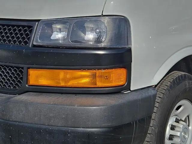 2021 Chevrolet Express Passenger RWD 3500 Extended Wheelbase LS