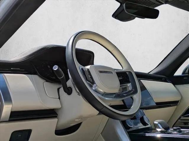 2023 Land Rover Range Rover P530 SE