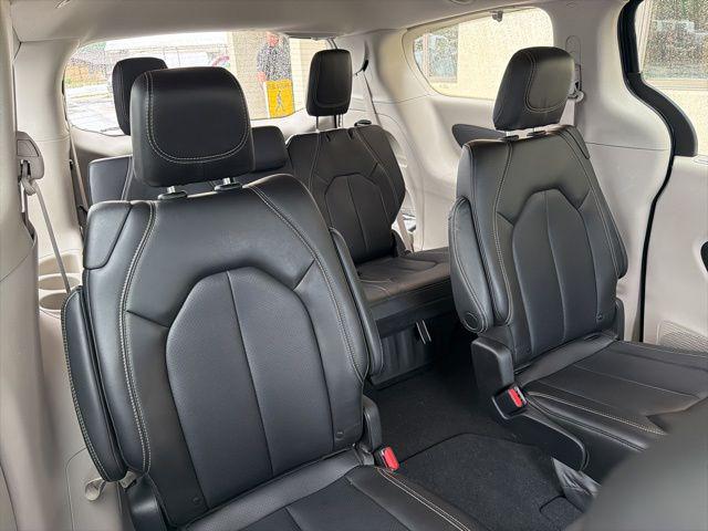 2023 Chrysler Pacifica Touring L AWD