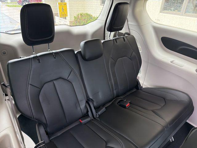 2023 Chrysler Pacifica Touring L AWD