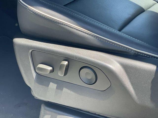 2023 Chevrolet Suburban 4WD Premier