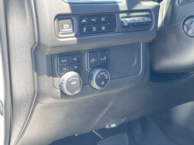 2023 Chevrolet Suburban 4WD Premier