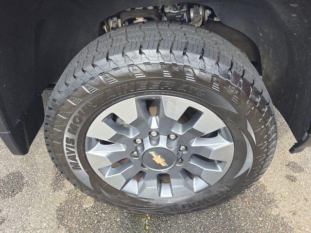 2025 Chevrolet Silverado 2500HD 4WD Crew Cab Standard Bed Custom