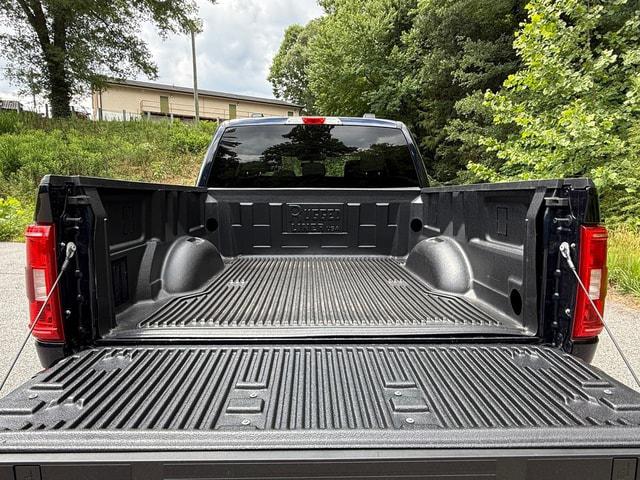 2023 Ford F-150 XLT Crew 4WD V8 Lifted