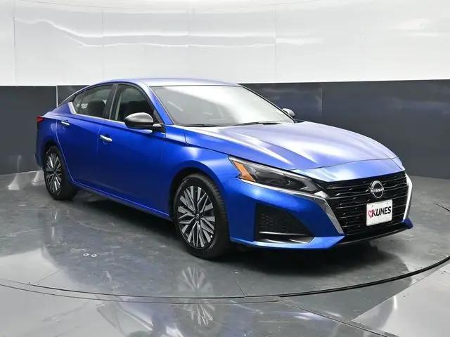 2025 Nissan Altima SV FWD for sale in Sterling, IL