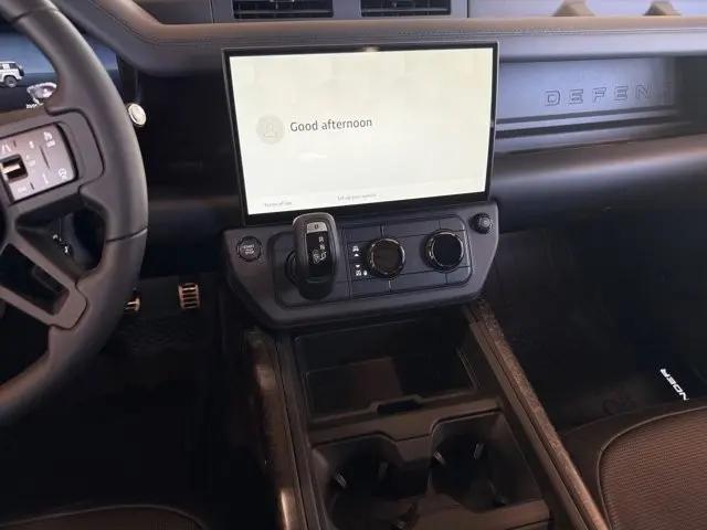 2026 Land Rover Defender P635 OCTA