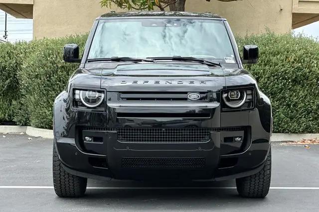 2026 Land Rover Defender P400 X-Dynamic SE