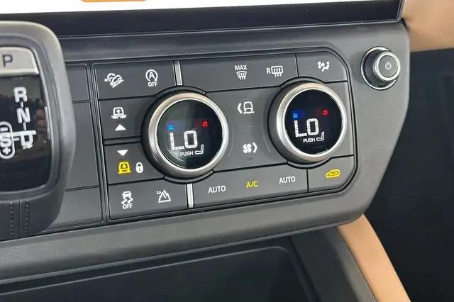 2026 Land Rover Defender P400 X-Dynamic SE