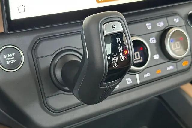 2026 Land Rover Defender P400 X-Dynamic SE