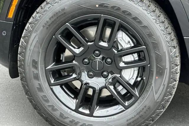 2026 Land Rover Defender P400 X-Dynamic SE