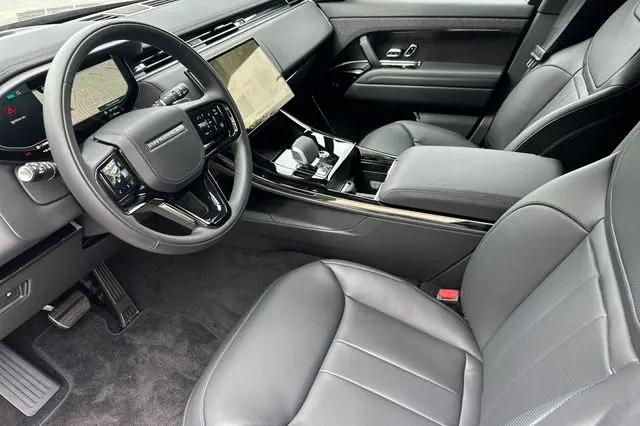 2026 Land Rover Range Rover Sport P460e Dynamic SE