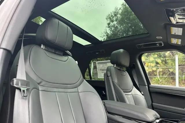 2026 Land Rover Range Rover Sport P460e Dynamic SE