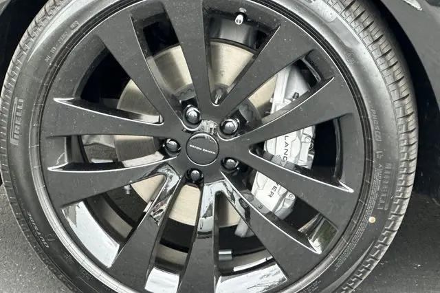 2026 Land Rover Range Rover Sport P460e Dynamic SE