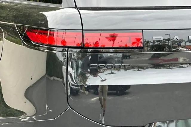 2026 Land Rover Range Rover Sport P460e Dynamic SE
