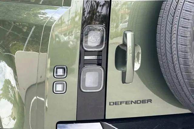 2026 Land Rover Defender P400 X-Dynamic SE