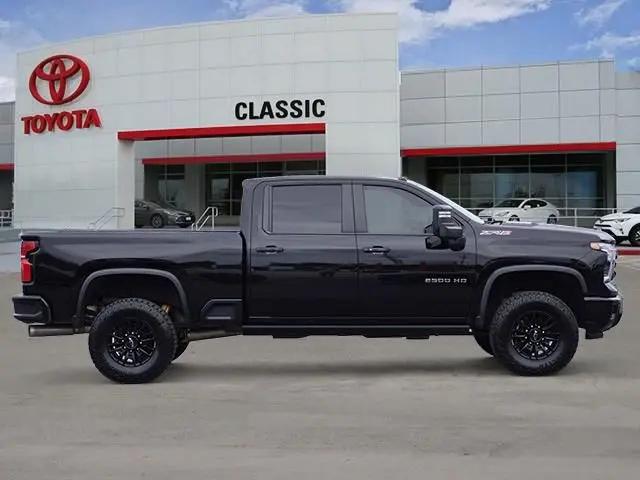 2025 Chevrolet Silverado 2500HD 4WD Crew Cab Standard Bed ZR2