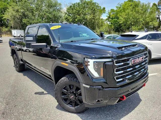 2025 GMC Sierra 2500HD 4WD Crew Cab Standard Bed AT4