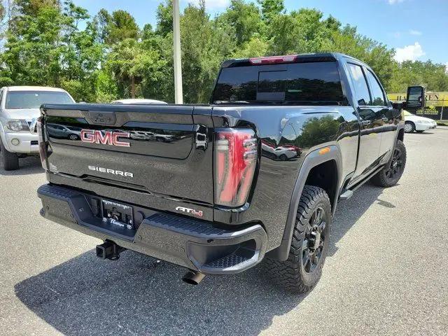 2025 GMC Sierra 2500HD 4WD Crew Cab Standard Bed AT4