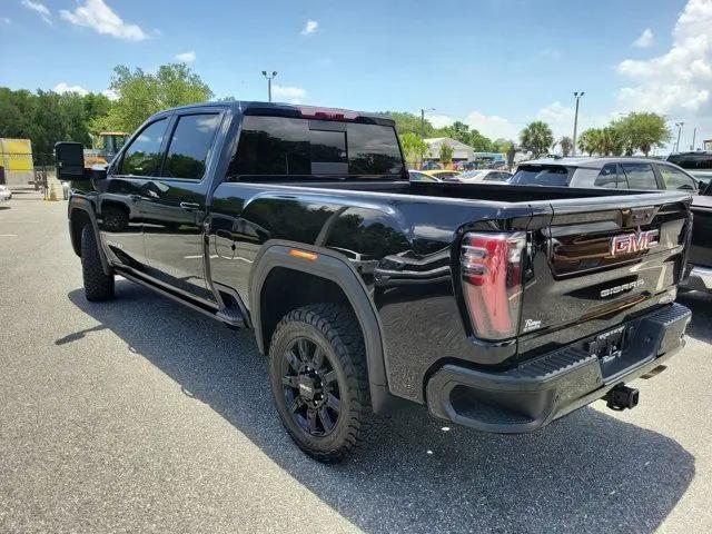 2025 GMC Sierra 2500HD 4WD Crew Cab Standard Bed AT4