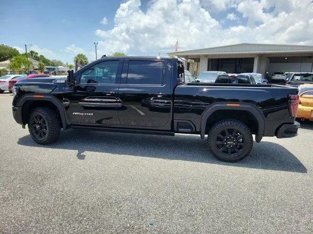 2025 GMC Sierra 2500HD 4WD Crew Cab Standard Bed AT4