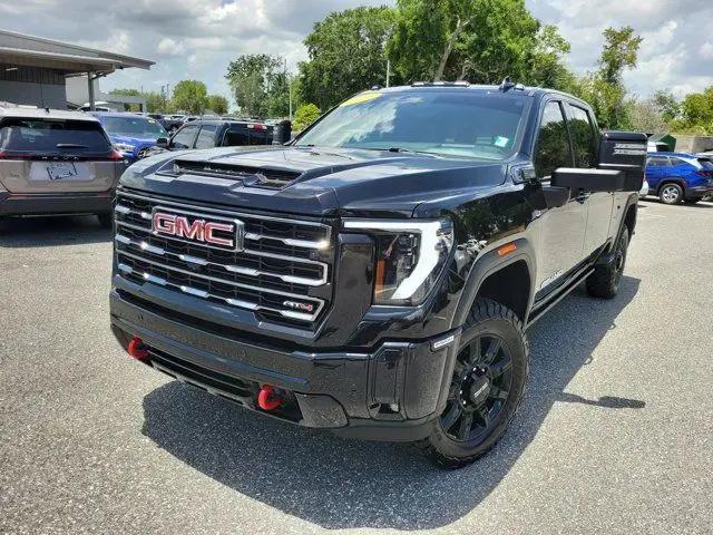2025 GMC Sierra 2500HD 4WD Crew Cab Standard Bed AT4