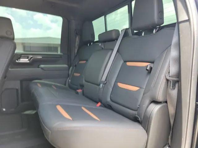 2025 GMC Sierra 2500HD 4WD Crew Cab Standard Bed AT4