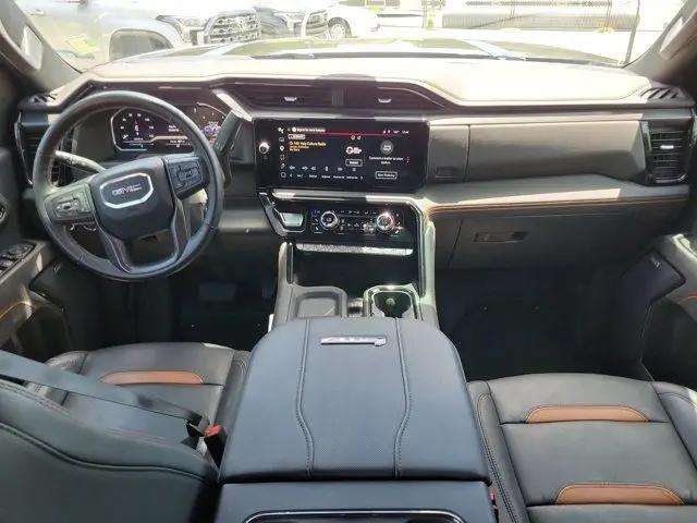 2025 GMC Sierra 2500HD 4WD Crew Cab Standard Bed AT4
