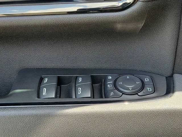 2025 GMC Sierra 2500HD 4WD Crew Cab Standard Bed AT4