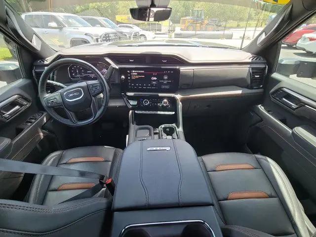 2025 GMC Sierra 2500HD 4WD Crew Cab Standard Bed AT4