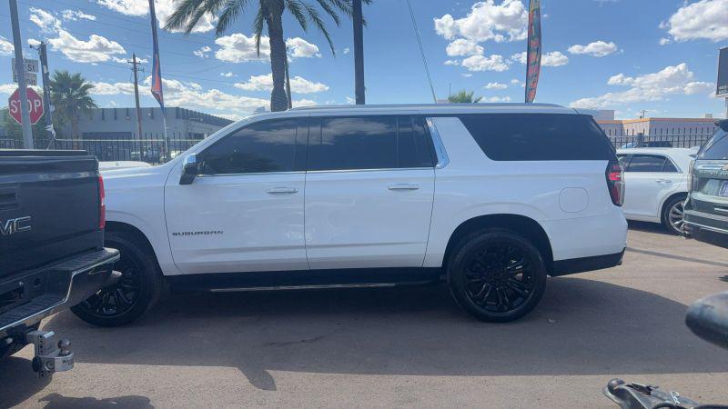 2023 Chevrolet Suburban 2WD Premier