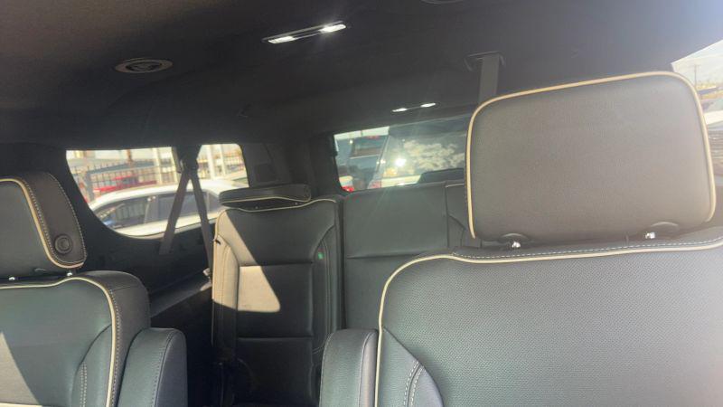 2023 Chevrolet Suburban 2WD Premier