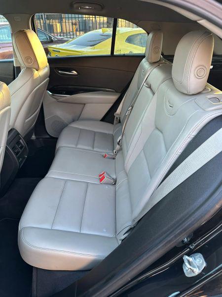 2023 Cadillac XT4 AWD Premium Luxury