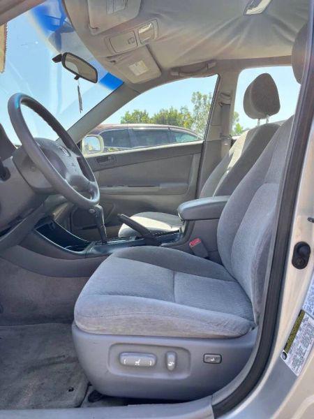2004 Toyota Camry LE V6