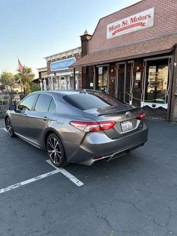 2019 Toyota Camry SE