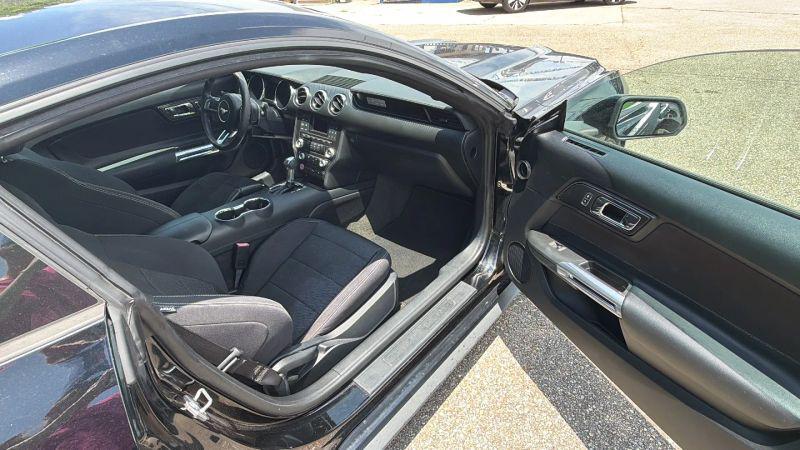 2016 Ford Mustang V6