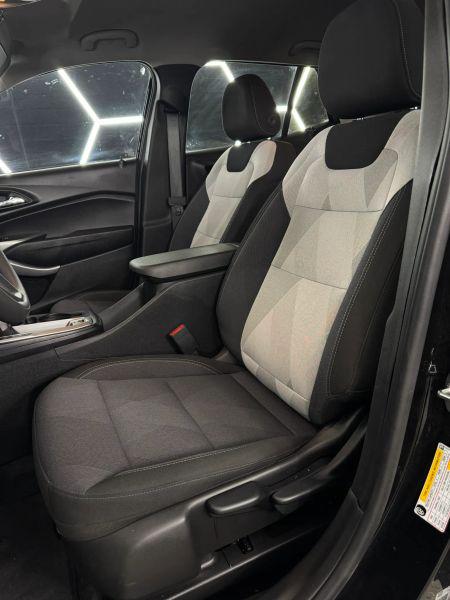 2025 Chevrolet Trax FWD LS