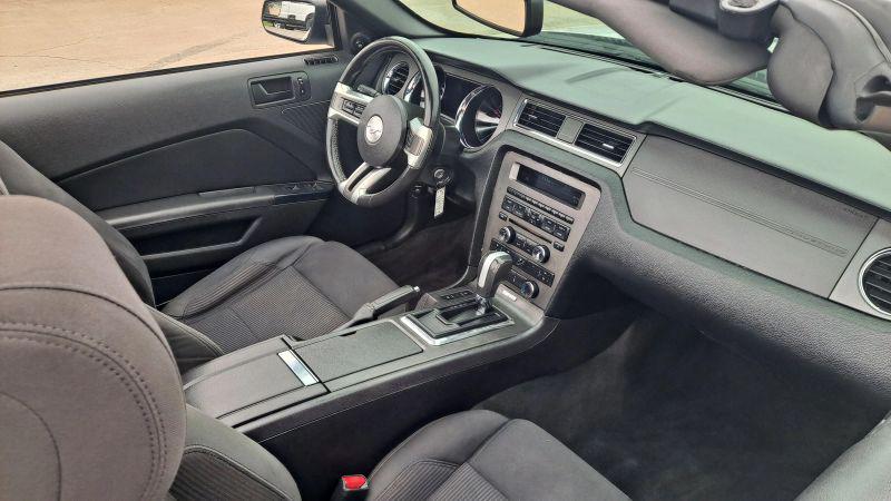 2014 Ford Mustang V6