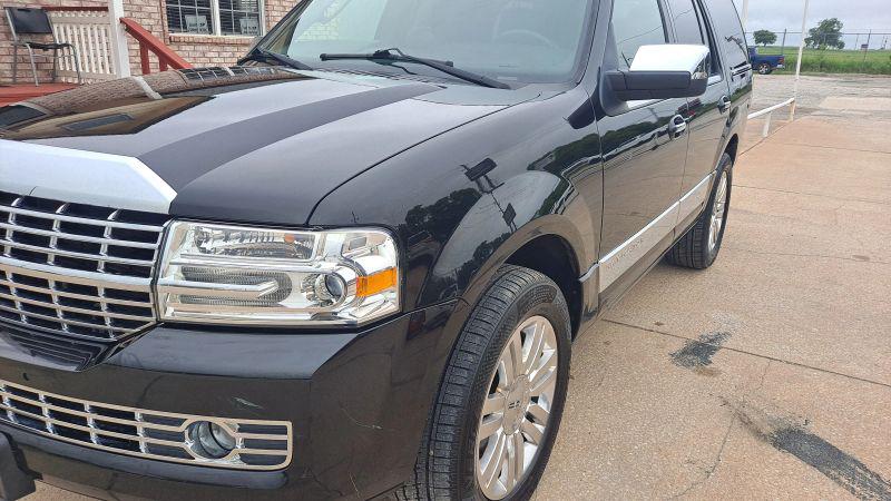 2013 Lincoln Navigator Base